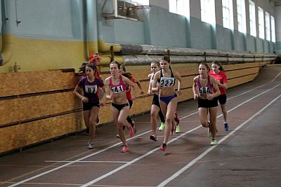 В Симферополе состоялись первенство и чемпионат Крымского федерального округа по легкой атлетике в закрытых помещениях