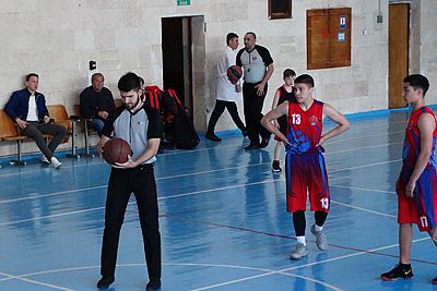 Симферопольцы не знают потерь в юношеском баскетбольном первенстве Крыма
