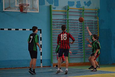 Команда школы-гимназии из Армянска стала третьим участником крымского финала "Локобаскет – Школьная лига"