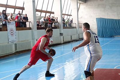 В финале дивизиона "Б" мужского баскетбольного чемпионата Крыма сыграют "Южные медведи" и "Лесогор"