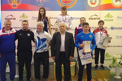 Амиде Языджиева из Алушты – бронзовый призер первенства России по женской борьбе среди девушек до 16 лет!