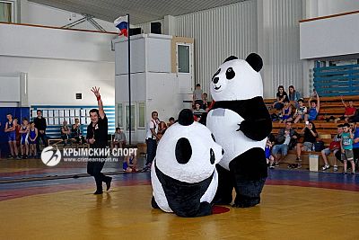 В Алуште на Открытом первенстве СК "Барс" боролись даже "панды"