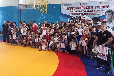 Все победители и призеры Открытого первенства Бахчисарайского района по греко-римской борьбе среди юношей