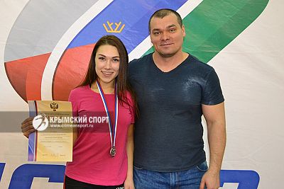 Дарья Молдованова из Армянска завоевала "серебро" первенства России по пауэрлифтингу