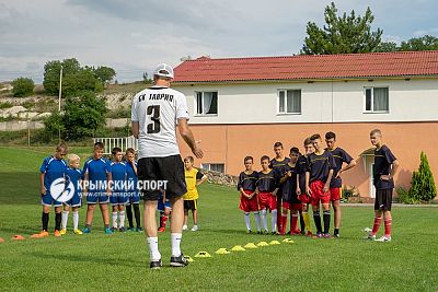 Минспорта России ищет возможности получения лицензий тренерами детско-юношеских футбольных школ Крыма