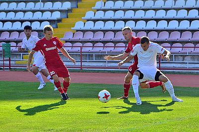 Арбитры напортачили в дебютном матче "Гвардейца"