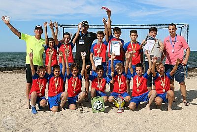 Юношеский турнир по пляжному футболу в Раздольненском районе выиграла команда ЦДЮТ