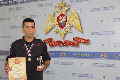Севастополец Роберт Музаев взял "золото" на соревнованиях по боевому самбо в Армавире
