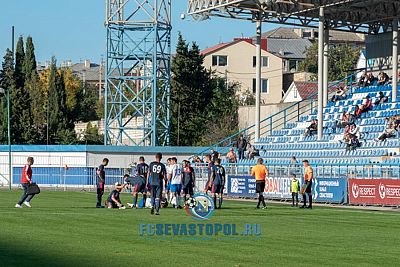 Лишь на одном футбольном поле Севастополя можно проводить соревнования
