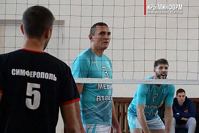 Стартовал чемпионат Крыма по волейболу среди мужских команд