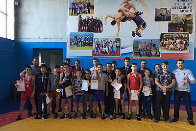 Все победители и призеры юношеского турнира по вольной борьбе в Бахчисарайском районе