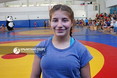 Видеосюжет об Амиде Языджиевой – бронзовом призере первенства России по женской борьбе среди девушек до 16 дет