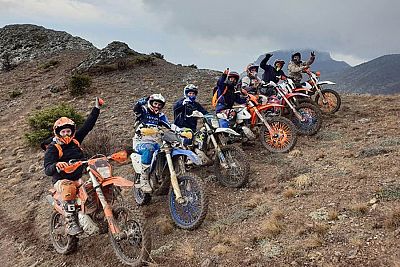 Симферопольские мотогонщики покорили самую высокую гору Судакской долины