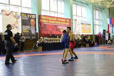 В Красногвардейском районе в седьмой раз прошел юношеский борцовский турнир на призы Александра Пономарева