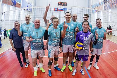 Волейболисты "Алушты" выиграли международный ветеранский турнир в Костроме