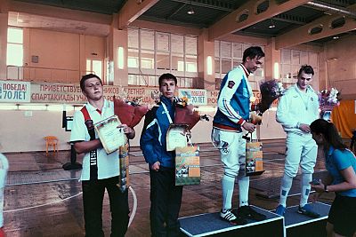 В Красноперекопске определили лучших крымских фехтовальщиков на саблях среди юниоров