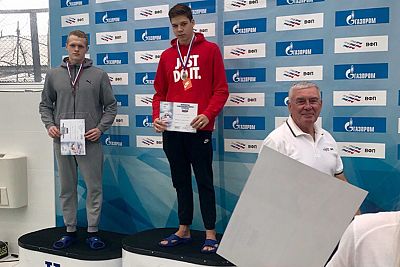 Крымские пловцы привезли семь медалей с окружных соревнований в Волгограде