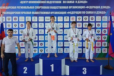 Сборная Крыма привезла три медали с первенства ЮФО по дзюдо среди мальчиков и девочек до 13 лет