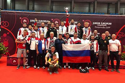 У российских юниоров – 10 медалей на первенстве Европы по вольной борьбе