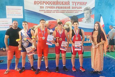 Все победители и призеры Всероссийского борцовского турнира памяти Николая Мокану в Бахчисарае