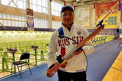 Симферополец Артур Айвазян помог сборной России выиграть чемпионат мира по стрельбе из арбалета