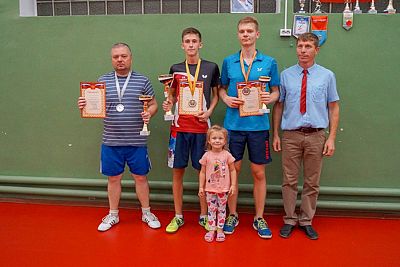 Илья Бородин и Дарья Томулис – обладатели Кубка Крыма по настольному теннису