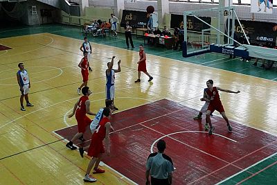 Ялтинцы укрепили лидерство в дивизионе "Б" мужского баскетбольного чемпионата Крыма