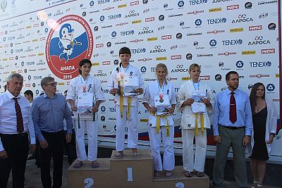 Юные крымские каратисты завоевали шесть медалей на турнире в Краснодарском крае