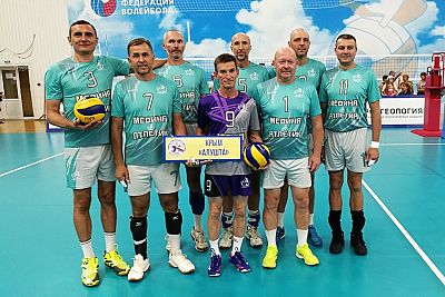 Волейбольный клуб "Алушта" выиграл первенство России среди команд ветеранов!
