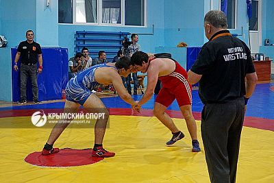 В Алуште прошел Отборочный Республиканский турнир по вольной борьбе среди юниоров до 21 года