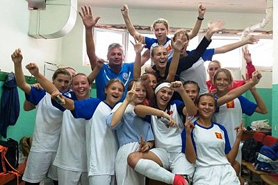В Открытый чемпионат Крыма по футболу среди женских команд заявились шесть коллективов