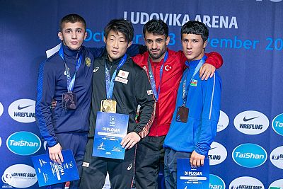 Симферопольский борец Эмин Сефершаев – серебряный призер первенства мира среди юниоров (U-23)!