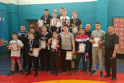 Все победители и призеры Республиканских юношеских соревнований по греко-римской борьбе в Бахчисарае