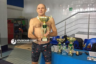 Керчанин Сергей Биховец завоевал три золотые медали в Открытом чемпионате Кубани по плаванию