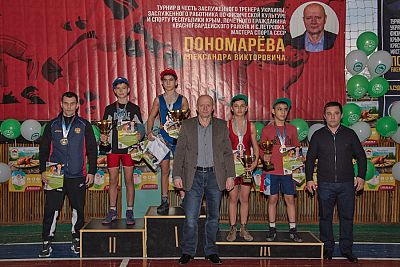 В Петровке Красногвардейского района в восьмой раз прошел борцовский турнир в честь Александра Пономарева