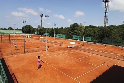 Евпатория примет Открытое первенство КФО по теннису среди спортсменов до 19 лет