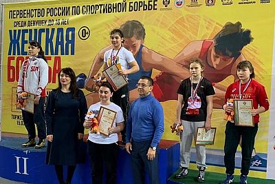 Все победители и призеры первенства России по женской борьбе среди девушек до 18 лет