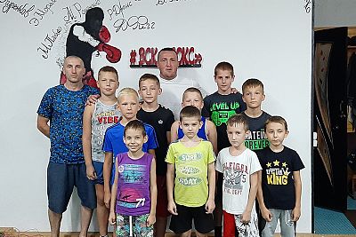 Чемпион мира Денис Лебедев побывал в гостях у юных ялтинских боксеров