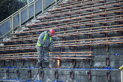 Мэр Ялты оценил ход реконструкции стадиона "Авангард"