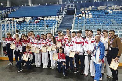 У крымских тхэквондистов – 16 медалей на окружных соревнованиях в Сочи