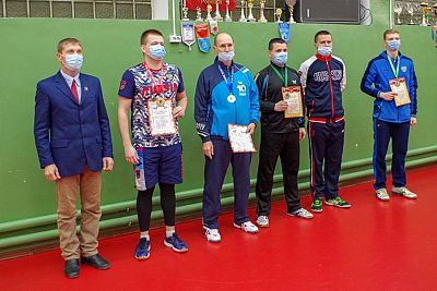 В Симферополе определились чемпионы Крыма по настольному теннису