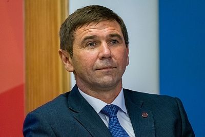Юрий Ветоха: "КФС продолжает оказывать помощь спортивным школам Крыма"