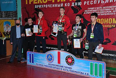 Борцовский турнир в Петровке Красногвардейского района собрал более ста участников
