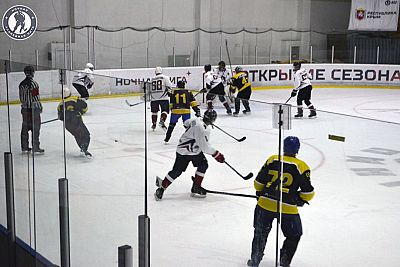 Троевластие в дивизионе "Любитель 40+" Ночной хоккейной лиги в Крыму