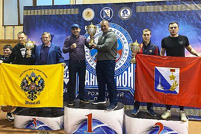 Более 250 участников собрали в Севастополе чемпионат и первенство ЮФО по спортивной борьбе панкратион