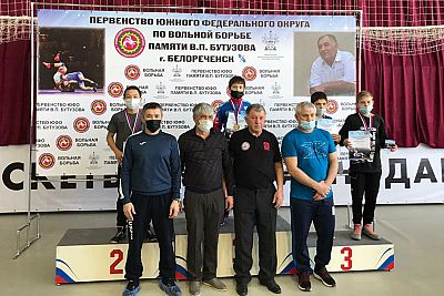 У юных крымских борцов-вольников – пять медалей на первенстве ЮФО в Краснодарском крае