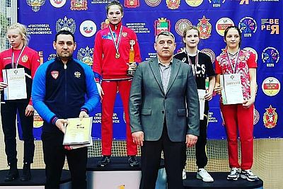 Все победители и призеры первенства России по женской борьбе среди девушек до 18 лет