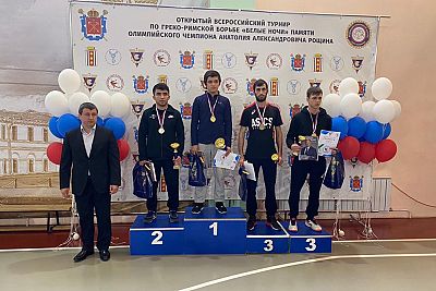 У крымских борцов-классиков – две медали на турнире "Белые ночи" в Санкт-Петербурге