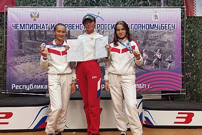 Крымские легкоатлетки Милана Кузьмина и Вера Бояркина стали призерами первенства России по горному бегу