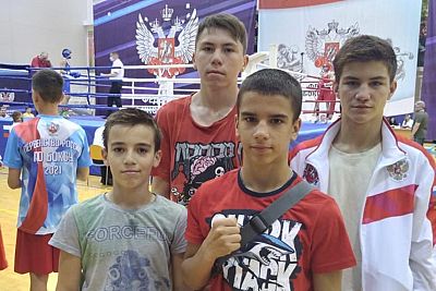 Четверо юных крымских боксеров, как минимум, гарантировали себе "бронзу" первенства России